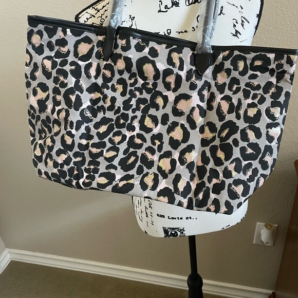 Victoria Secret Canvas Leopard Print Tote Bag NWOT 19 X 12 - Picture 4 of 7